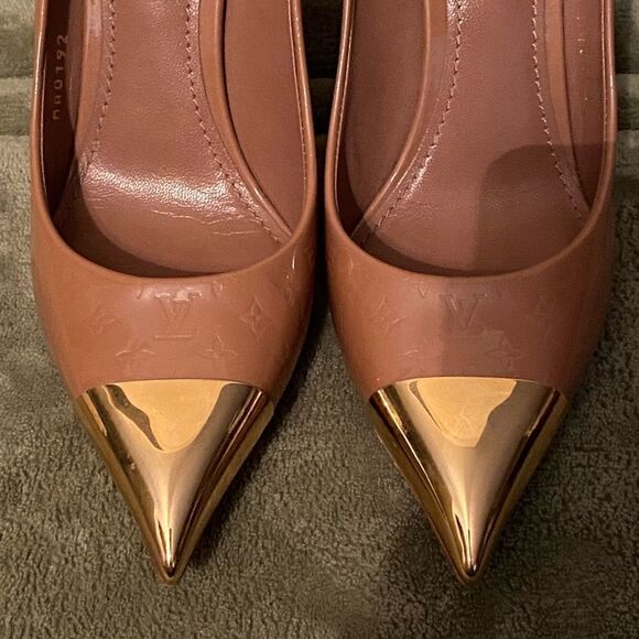 Louis Vuitton Nude Monogram Patent
Leather Allamanda Vernis Cap Toe - Picture 4 of 5